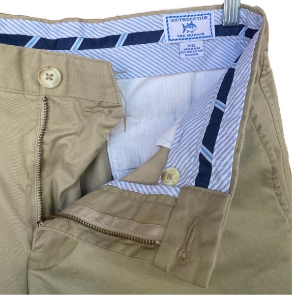 Southern Tide The Skipjack 9" Short in Stone Khaki Flat Front Size 32 - Picture 4 of 7